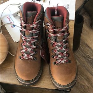 Cabelas Hiking Bootd